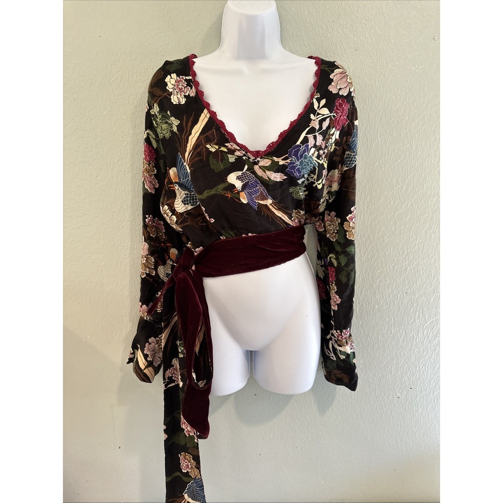 Z&L Europe Cropped Whimsical Bird Dark Print V-Neck Velvet Tie Long Sleeve Sz M